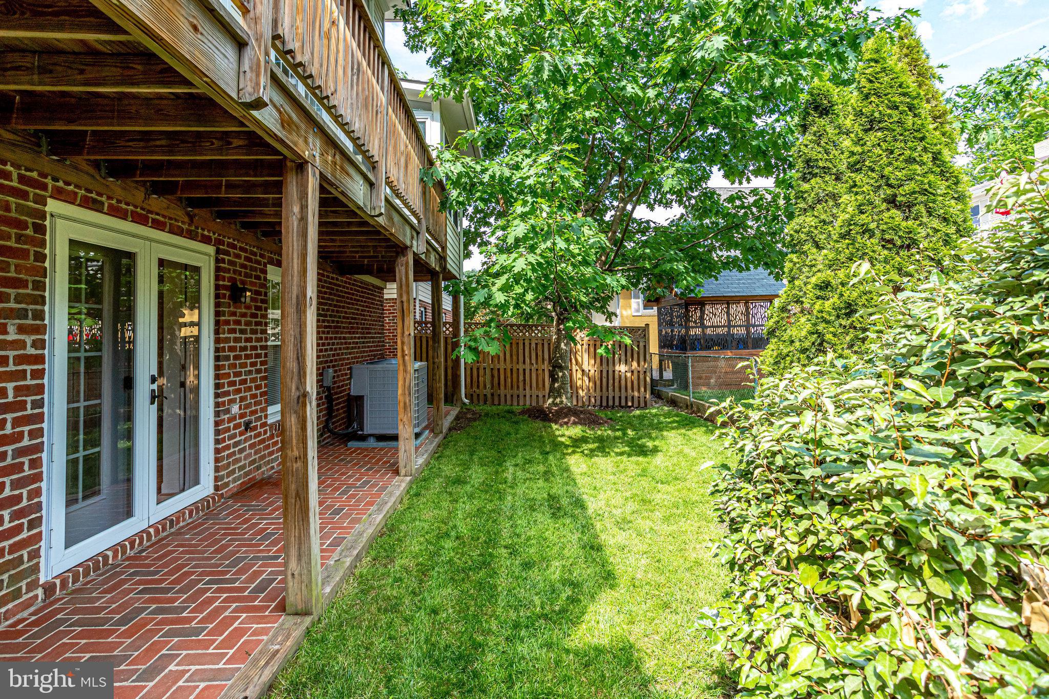 JOHNSONS HILL - Residential