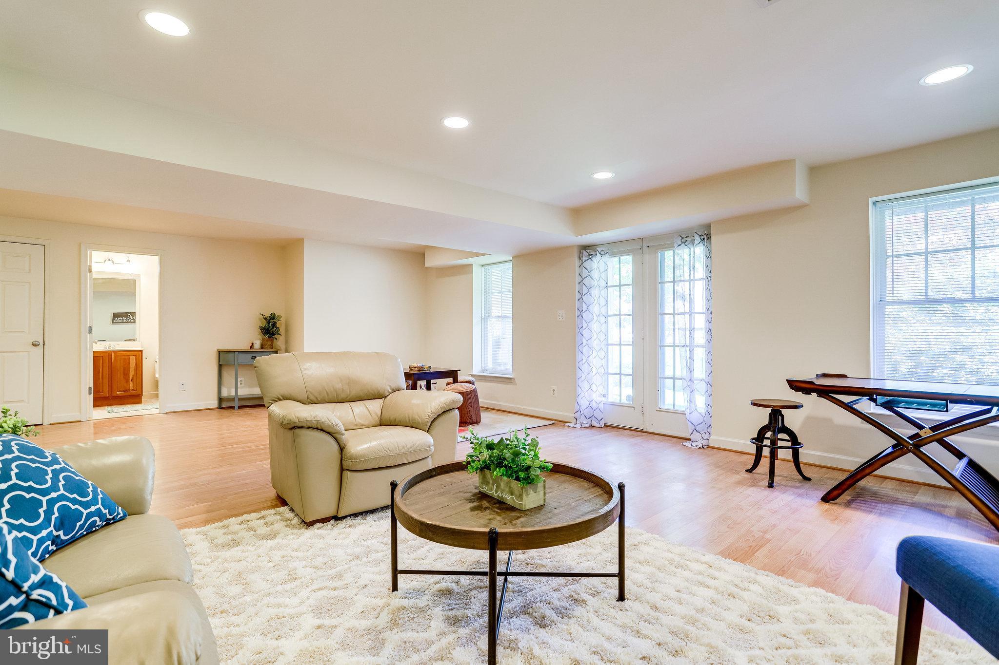 JOHNSONS HILL - Residential