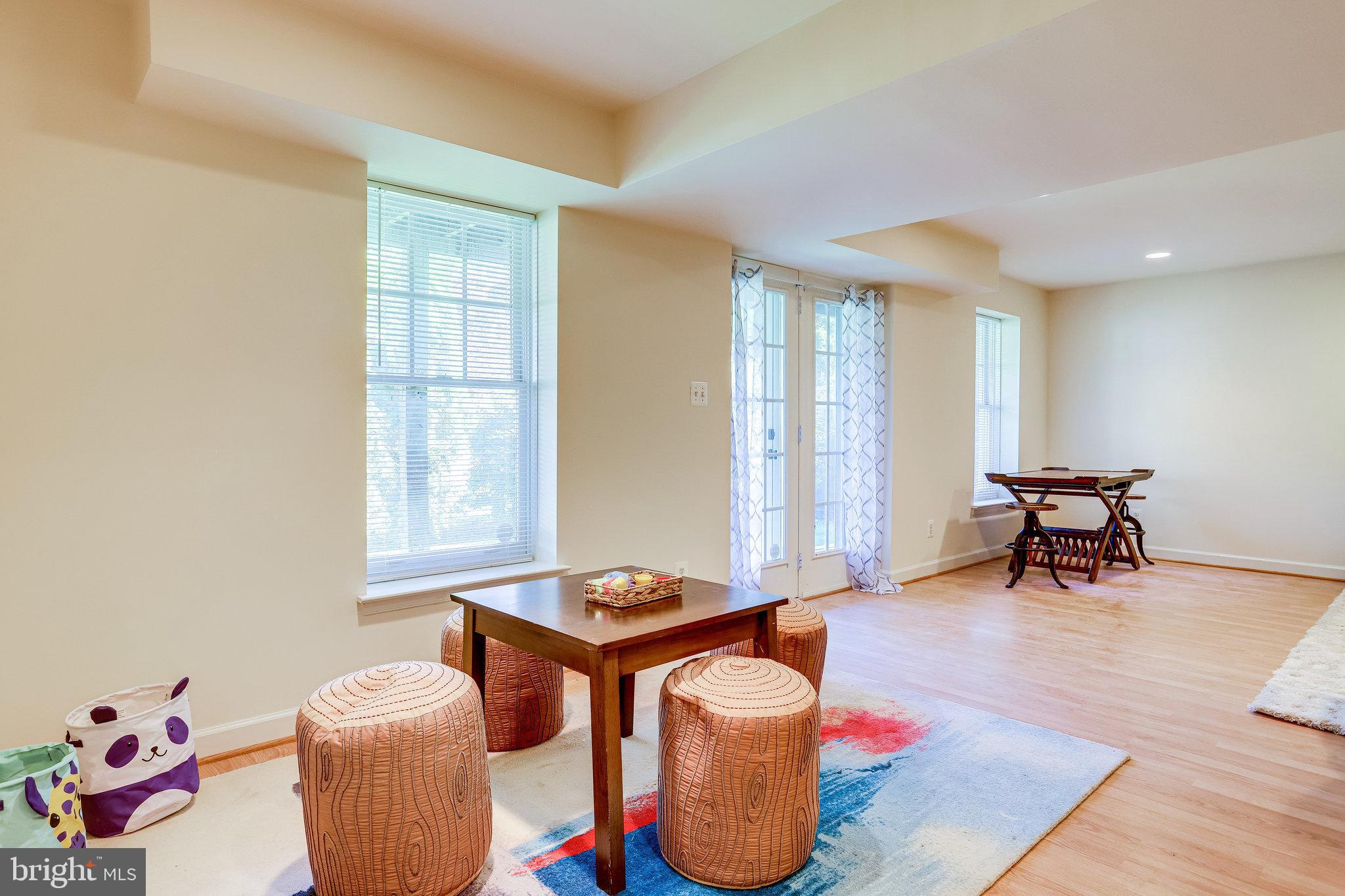 JOHNSONS HILL - Residential