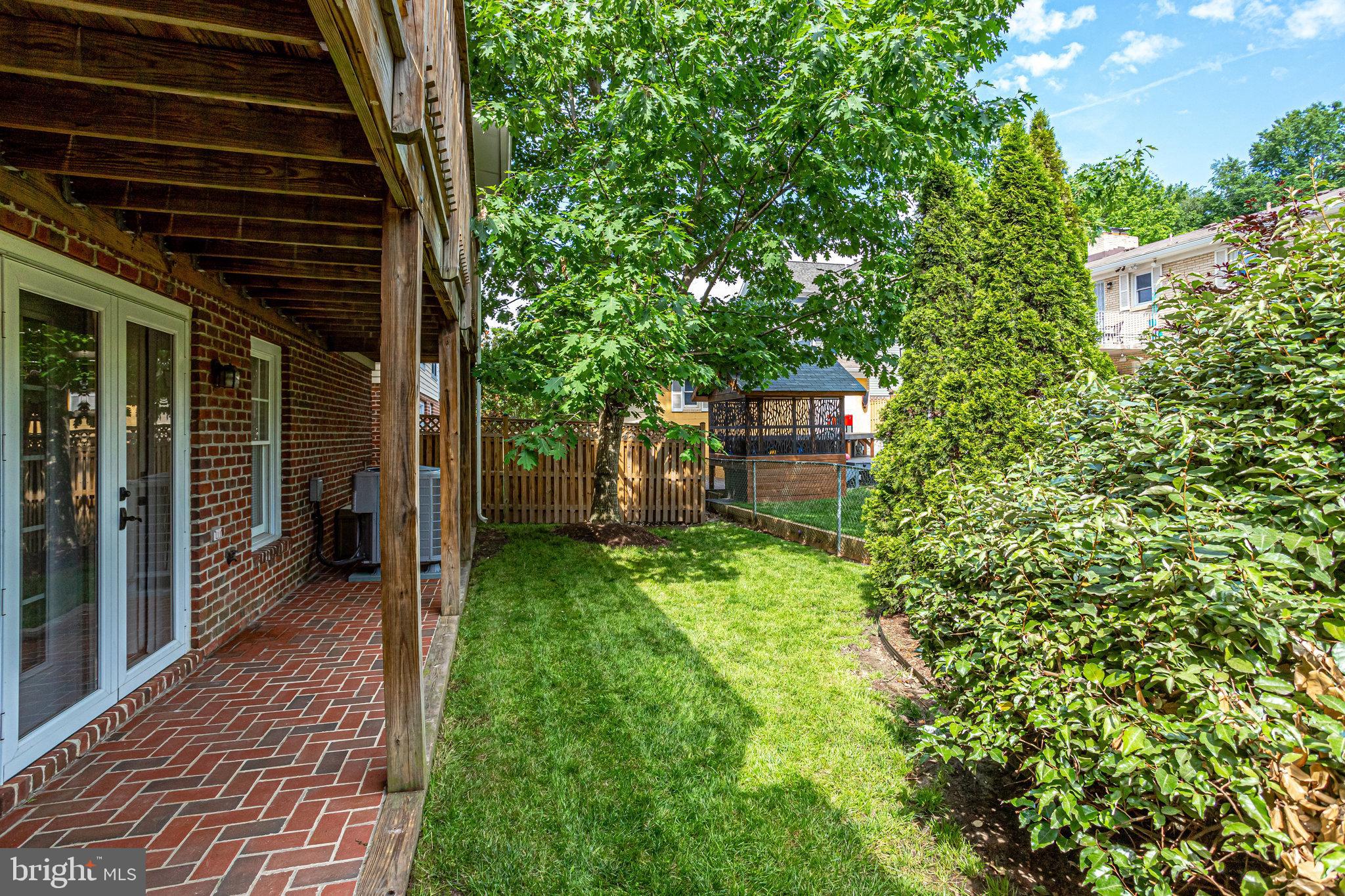 JOHNSONS HILL - Residential