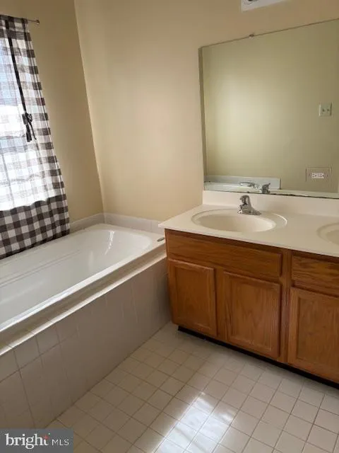 Phoenixville, Pennsylvania 19460, United States, 4 Bedrooms Bedrooms, ,3 BathroomsBathrooms,Residential,Active,85787