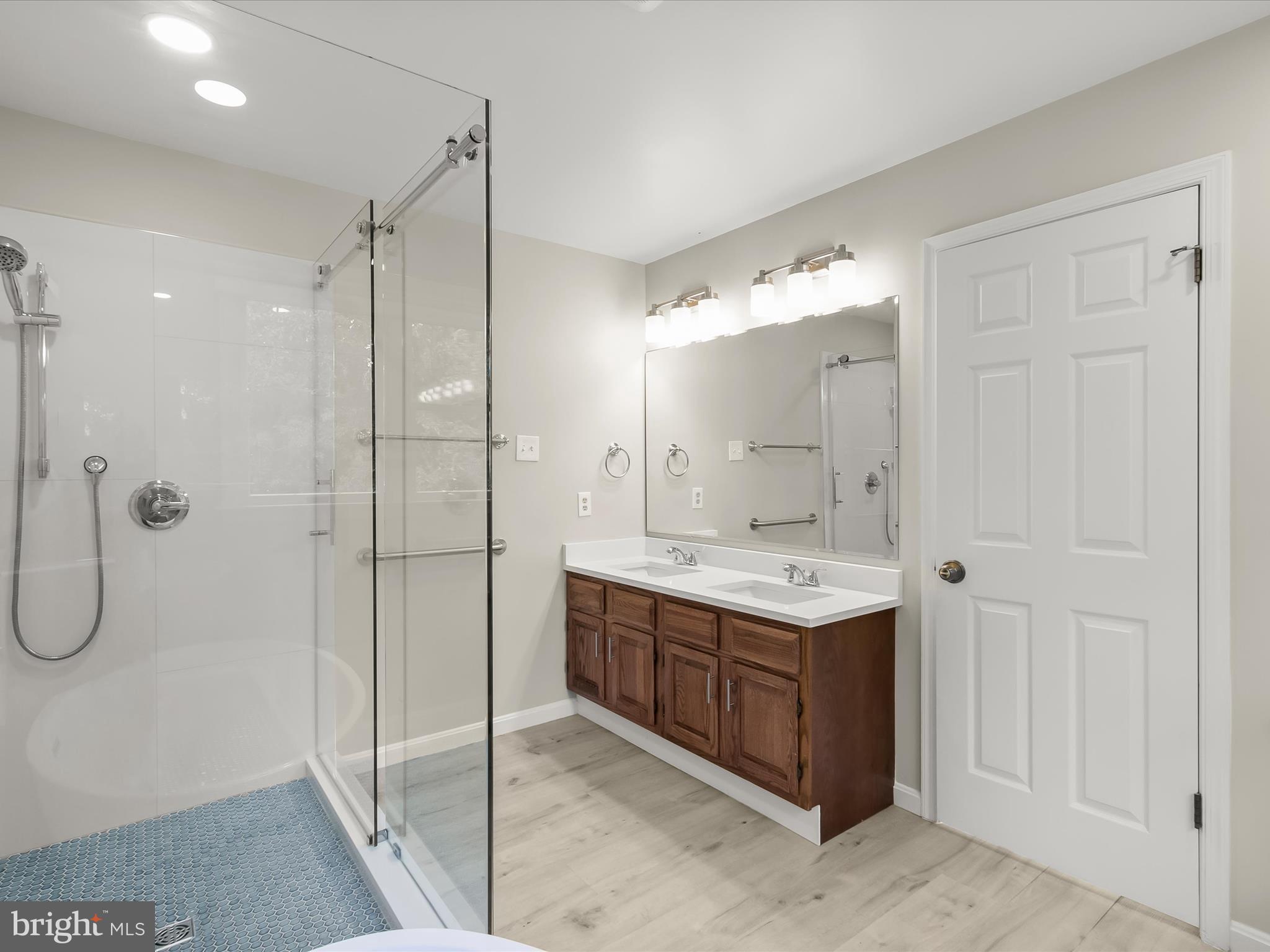 MOUNT HEBRON - Residential