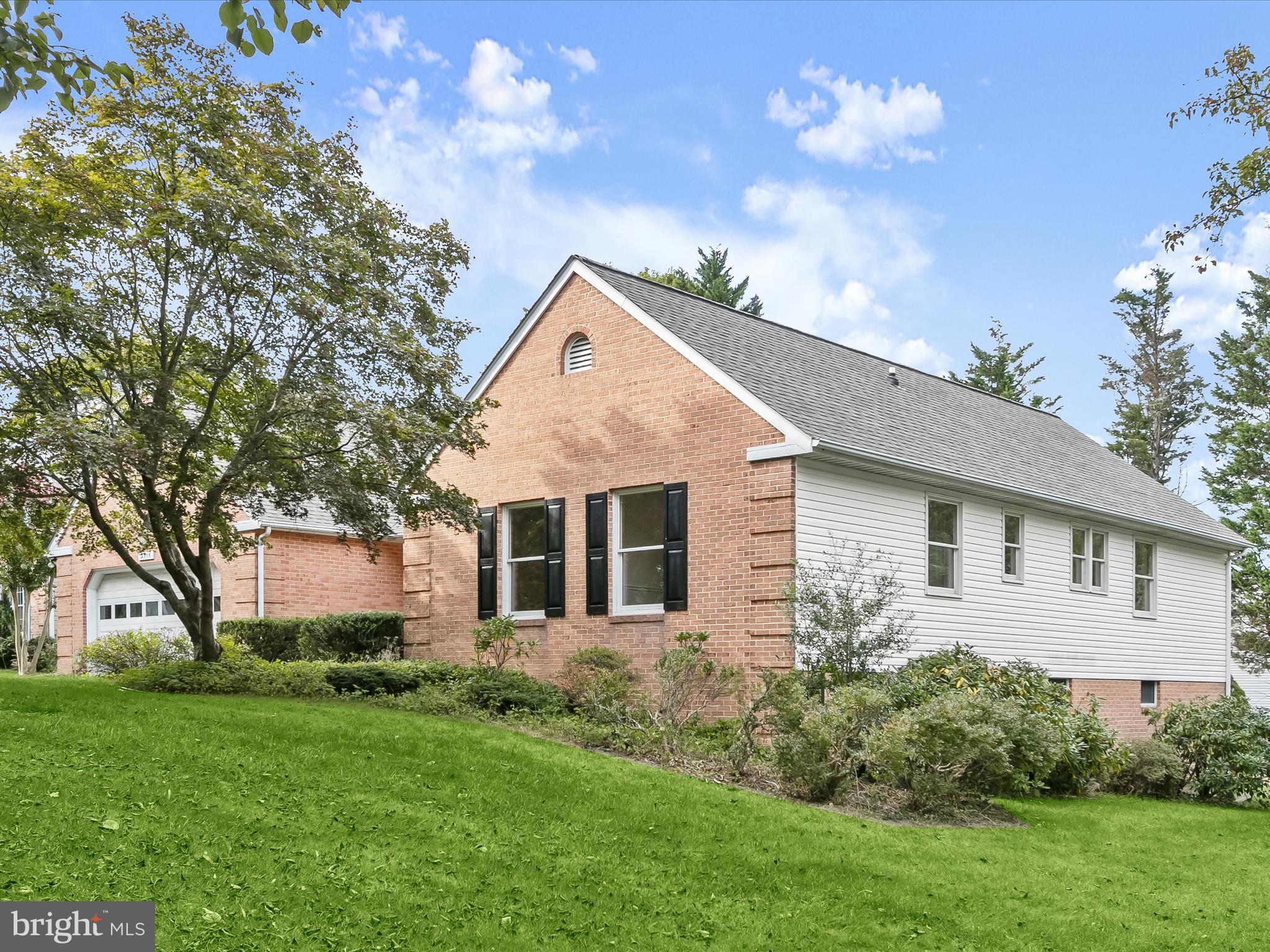 2515 ASHBROOK DRIVE W