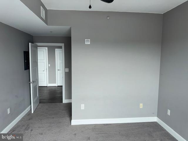 QUEEN VILLAGE - Residential