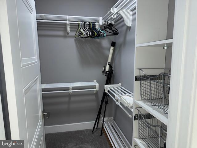 QUEEN VILLAGE - Residential