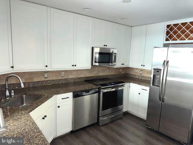 QUEEN VILLAGE - Residential