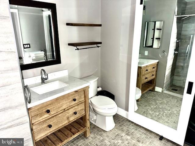 QUEEN VILLAGE - Residential