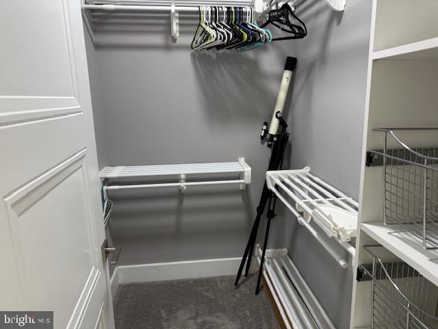 QUEEN VILLAGE - Residential