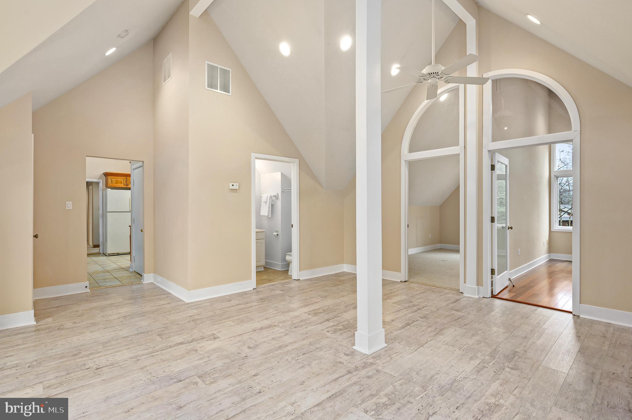 RESTON - Residential