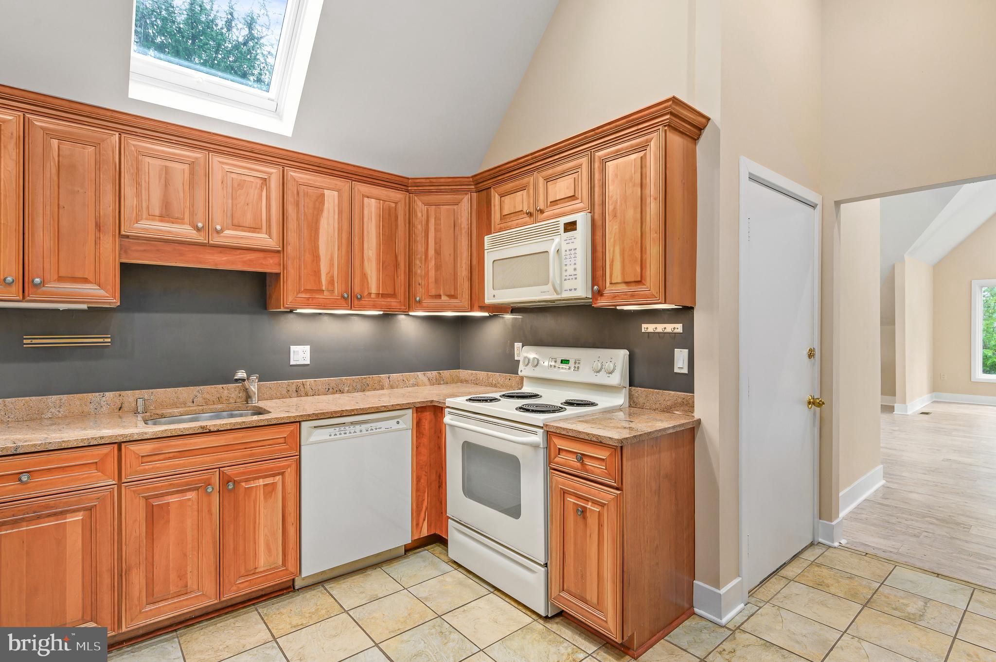 RESTON - Residential