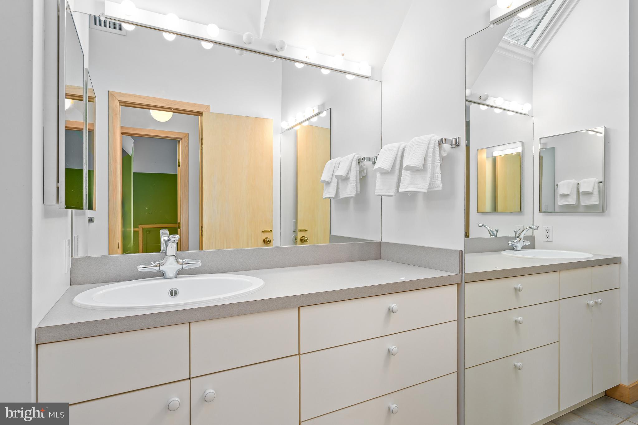 RESTON - Residential