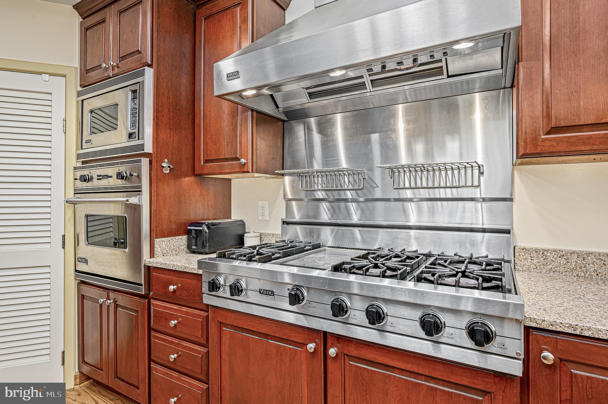 RESTON - Residential