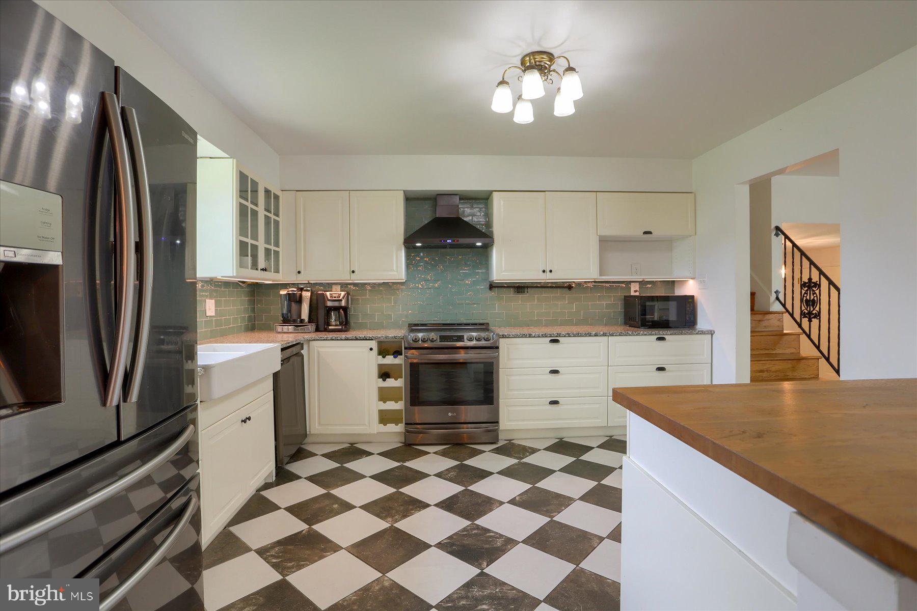 ORCHARD CREST MANOR - Residential