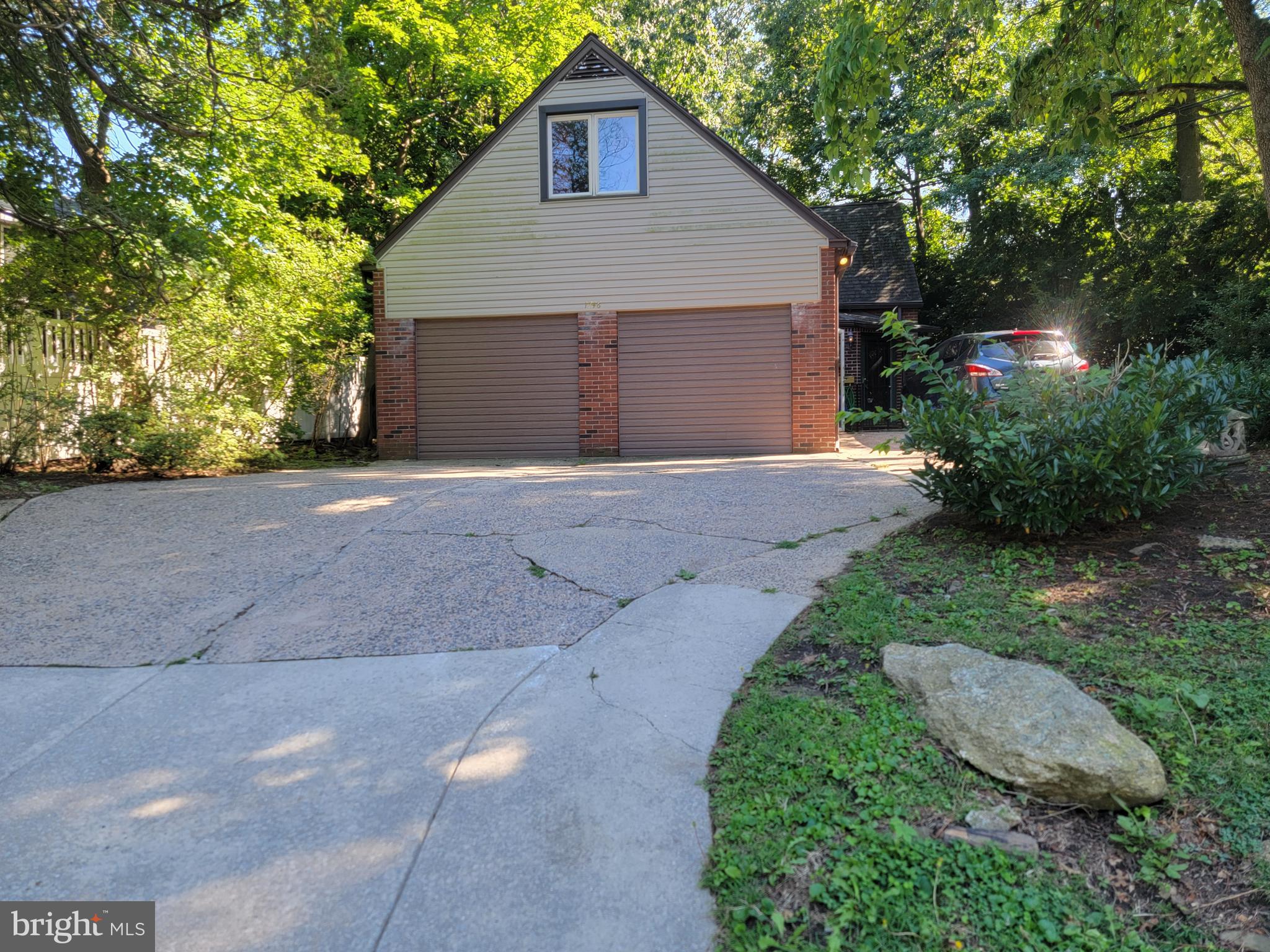 1746 GREEN VALLEY ROAD