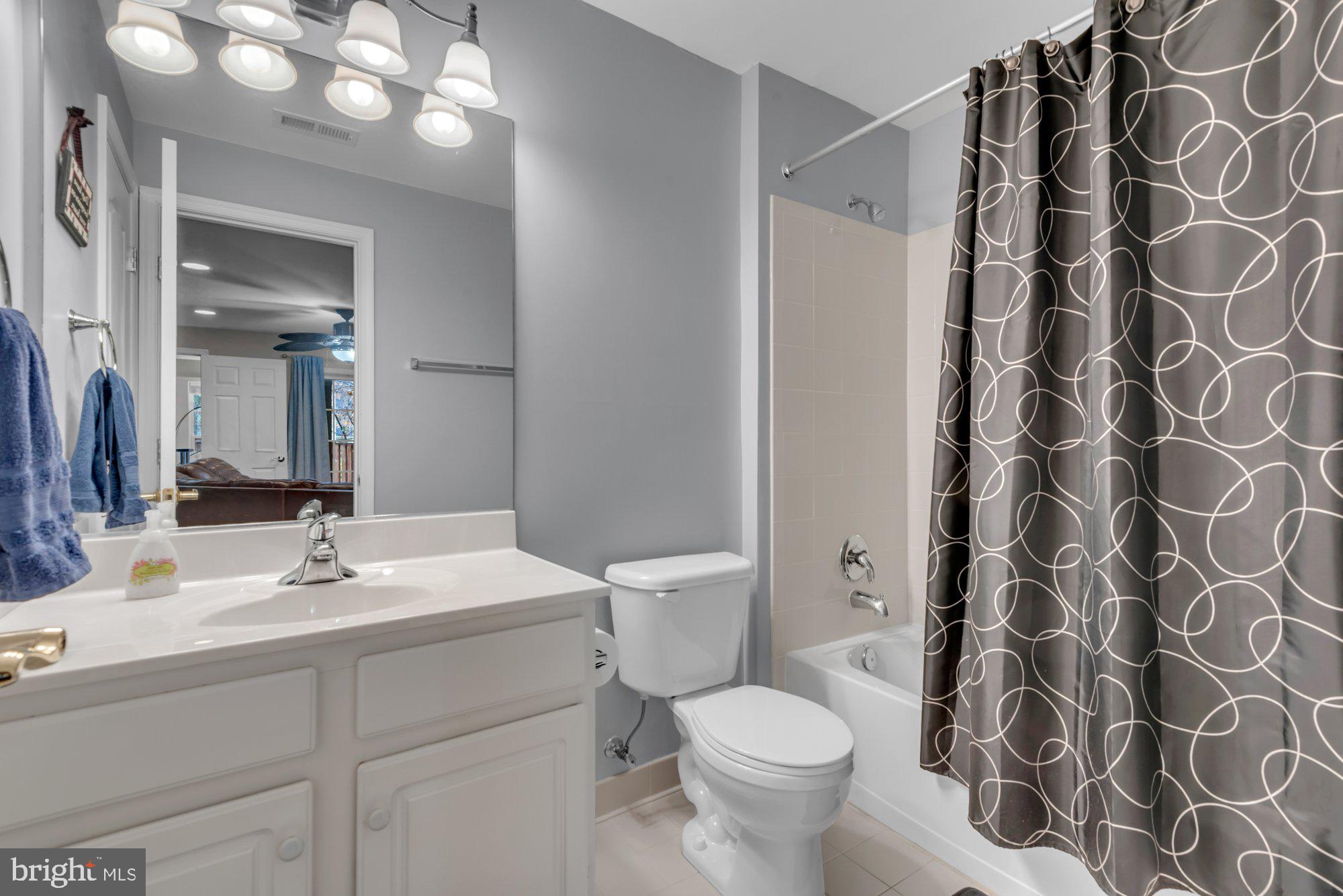 AUGUST WOODS - Residential