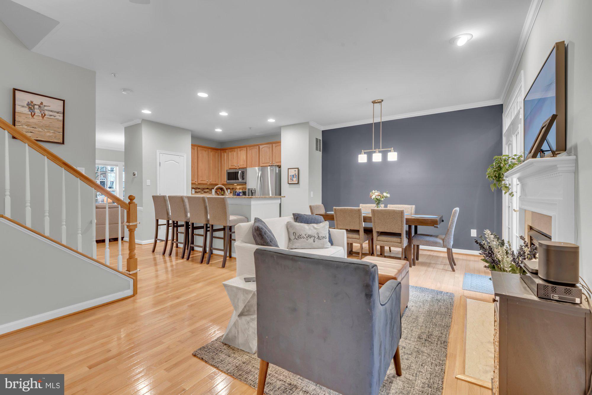 AUGUST WOODS - Residential