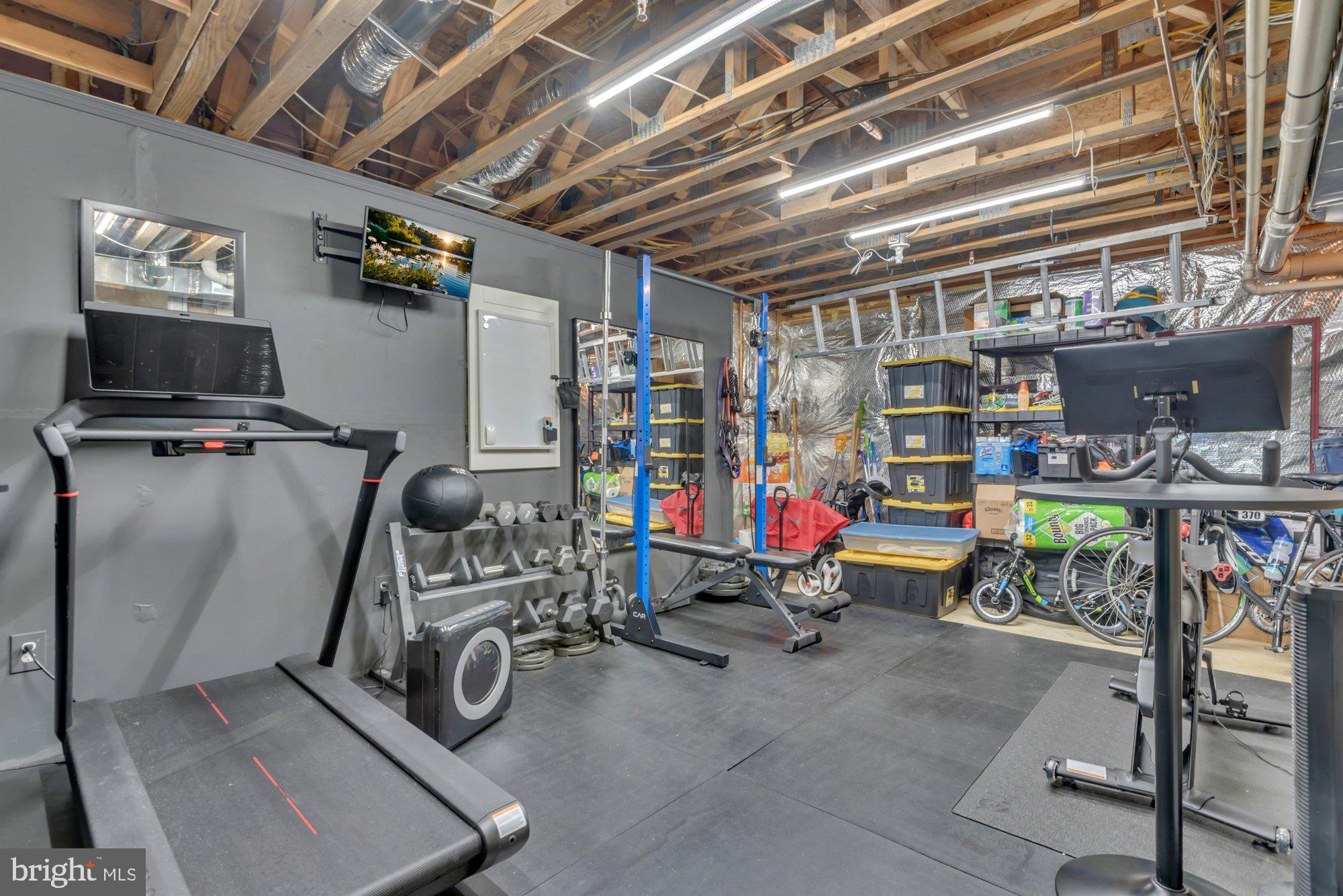 AUGUST WOODS - Residential