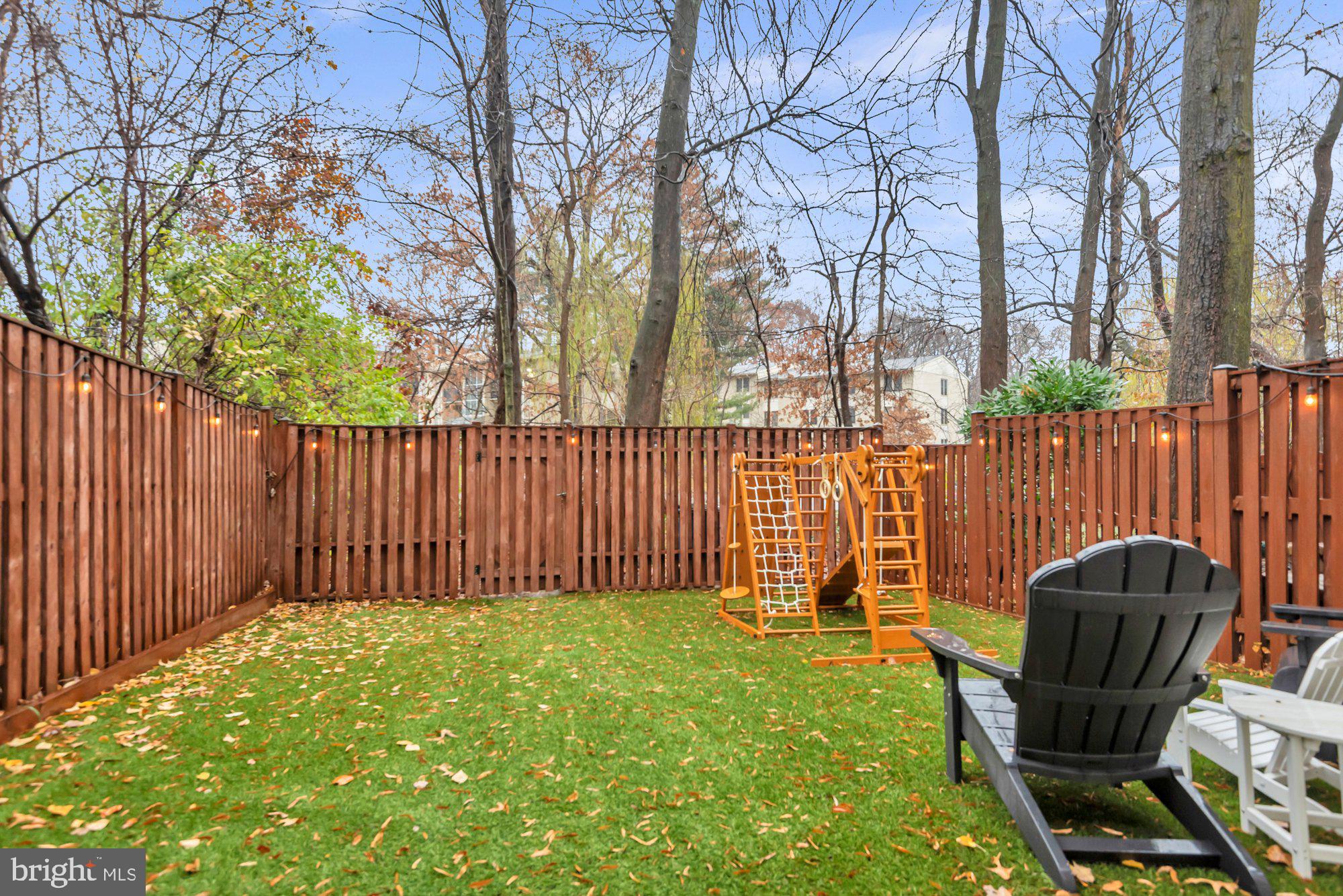 AUGUST WOODS - Residential