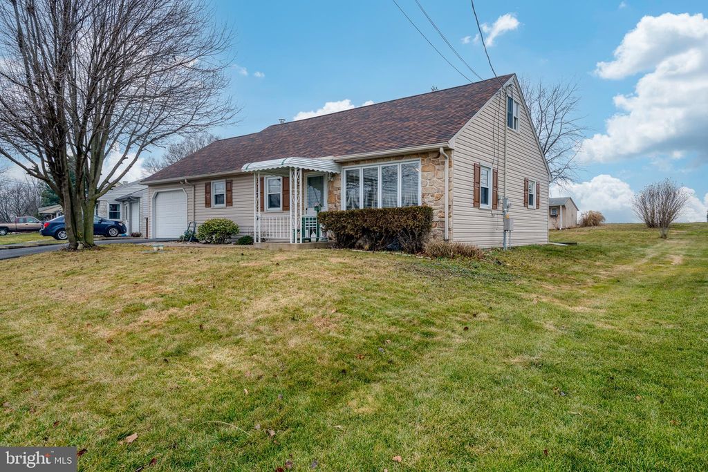 Photo of 821 WALNUT ST, NEW HOLLAND, PA 17557 (MLS # PALA2029210)