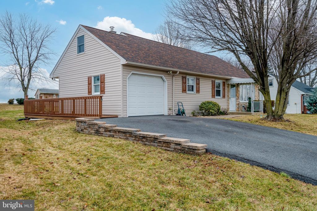 Photo of 821 WALNUT ST, NEW HOLLAND, PA 17557 (MLS # PALA2029210)