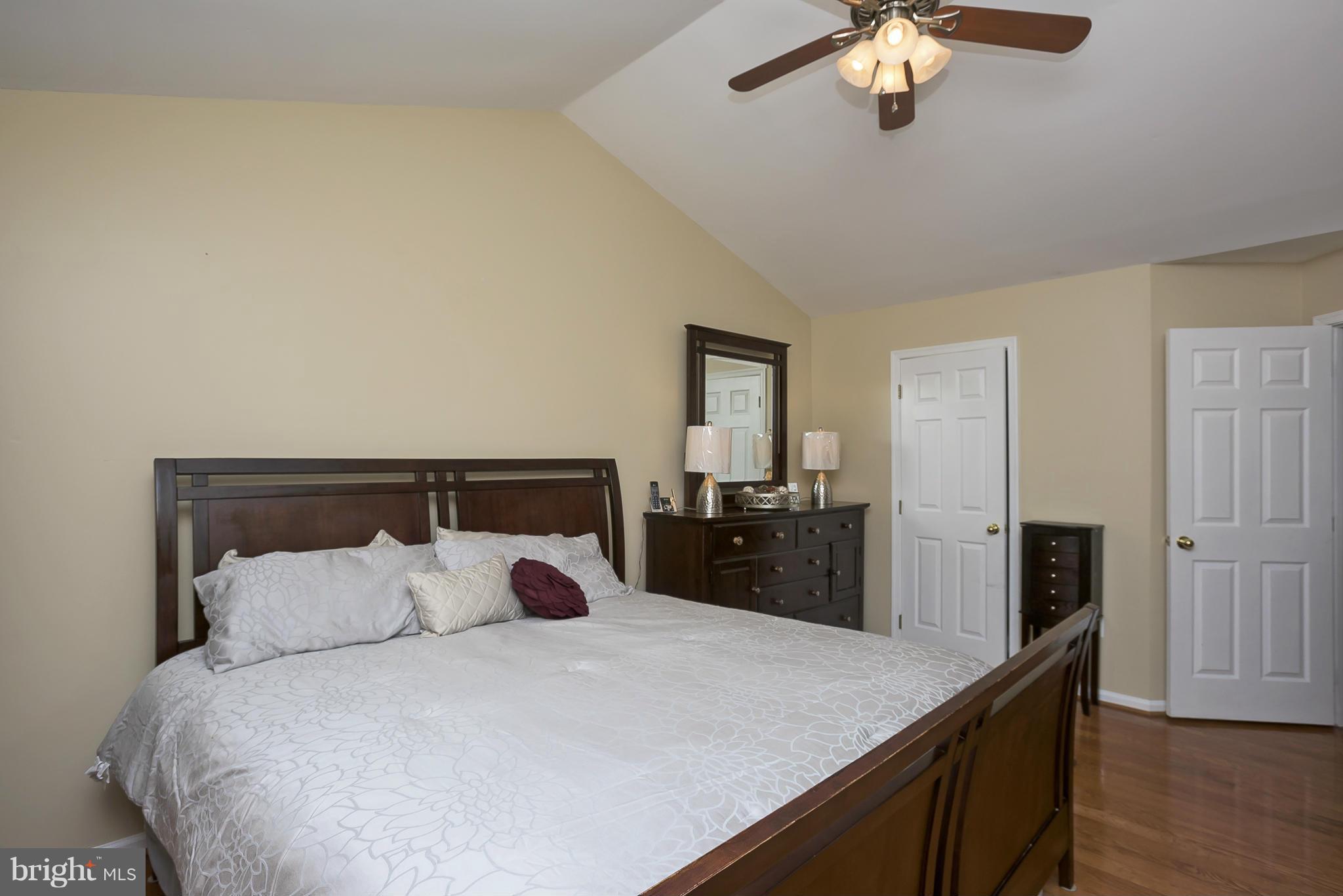 RUSSETT - Residential