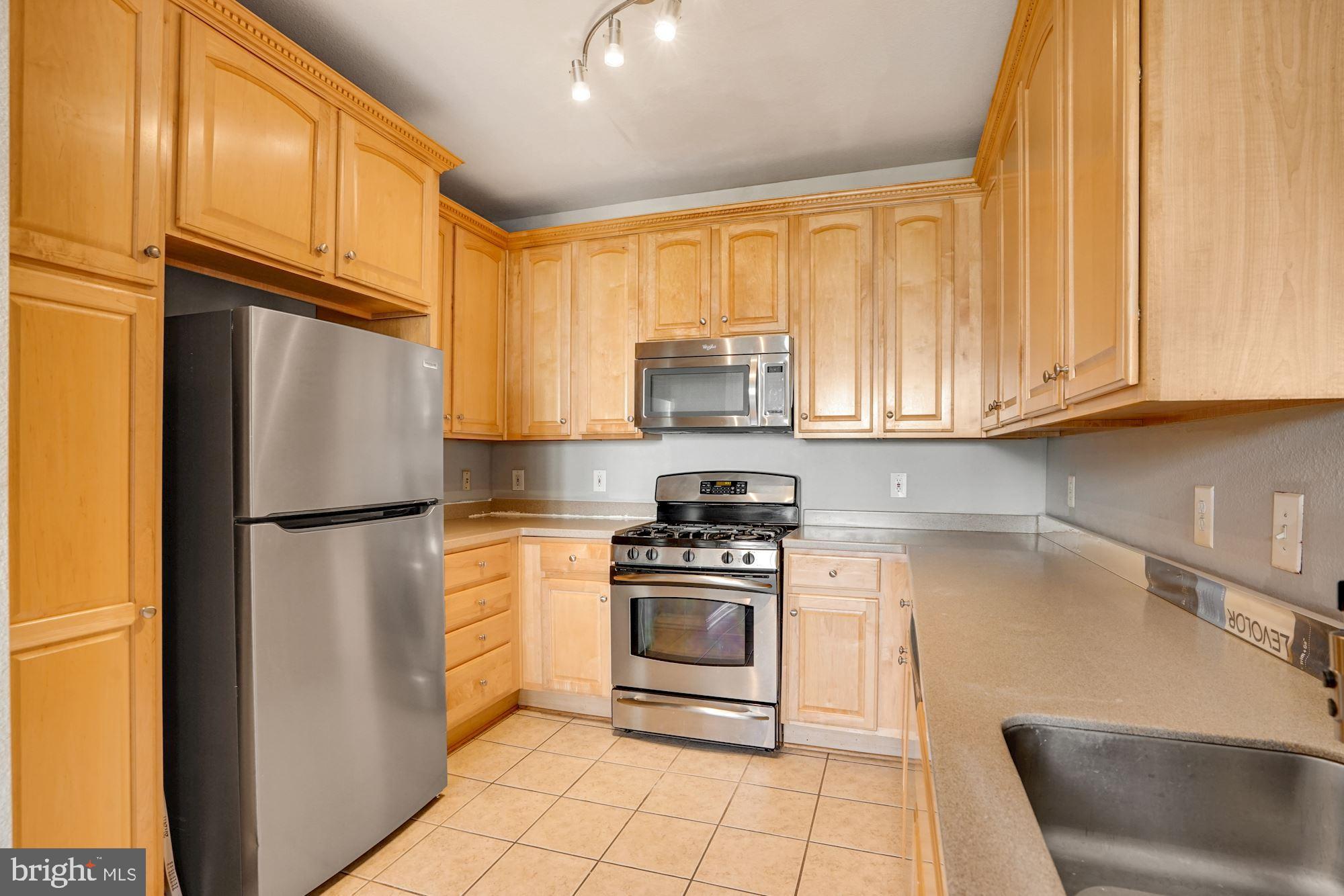 FOX MILL STATION - Residential Lease