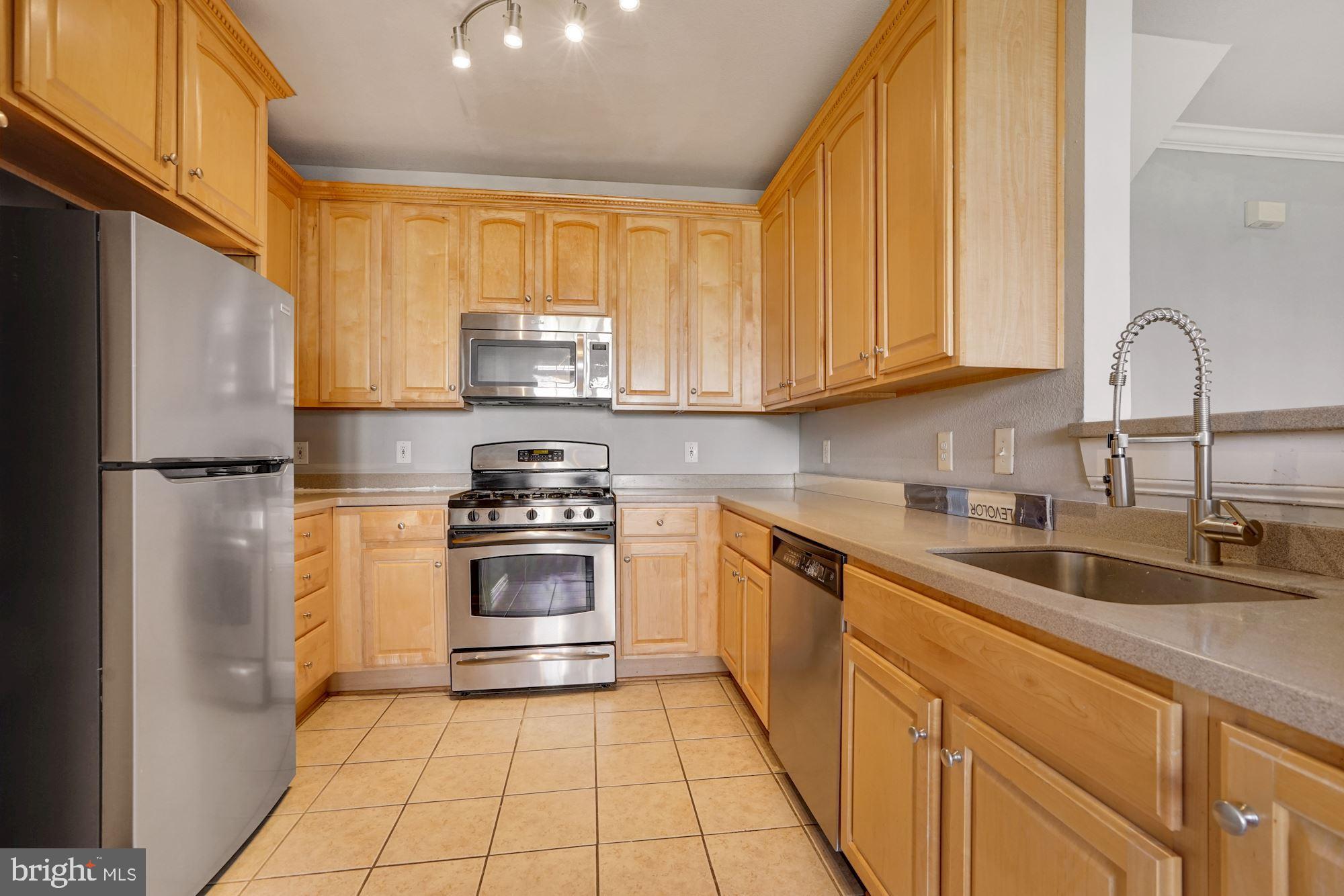 FOX MILL STATION - Residential Lease