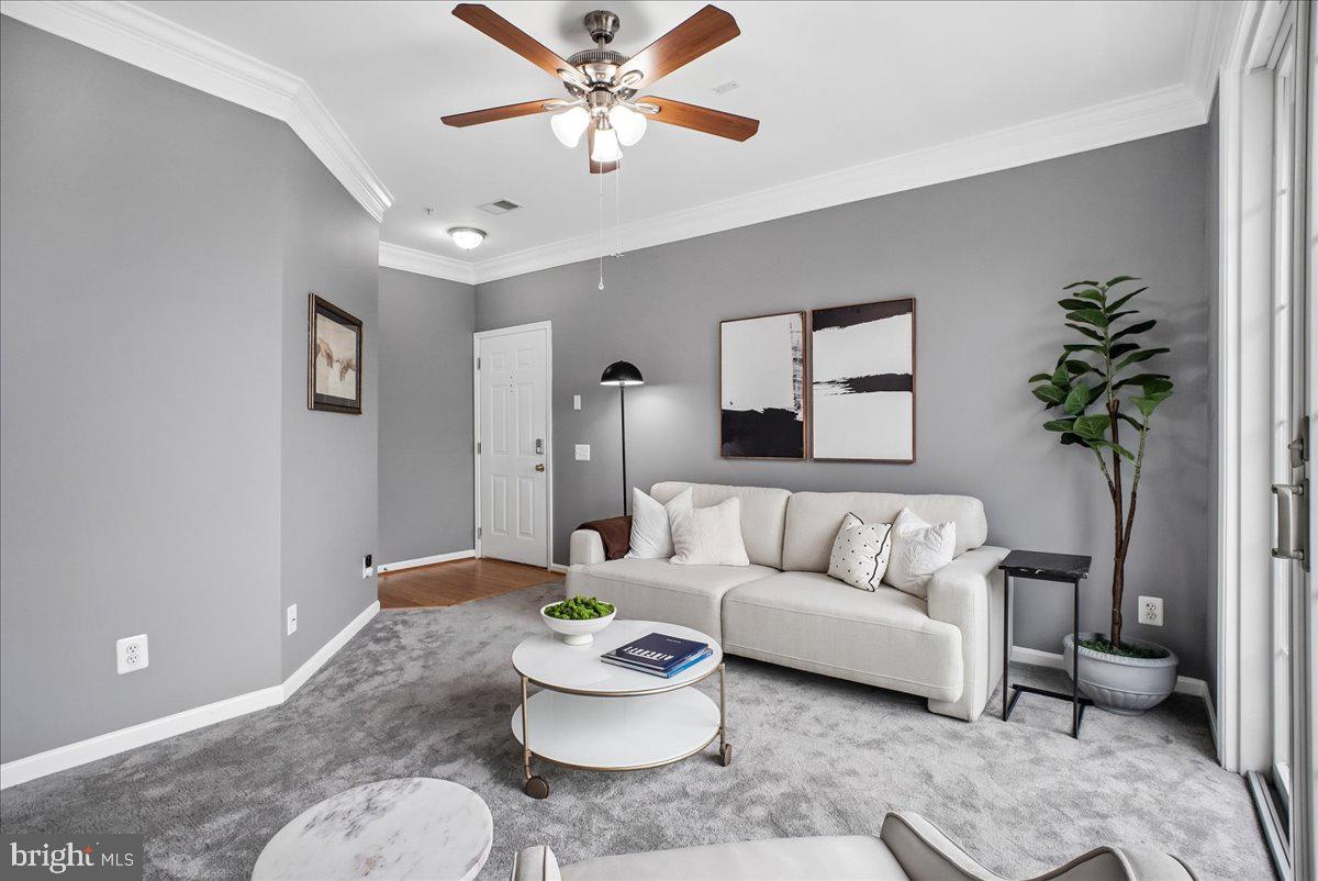 1809 KENWOOD AVENUE 301
