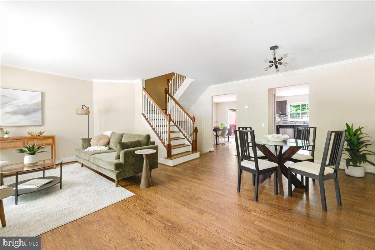 DUMONT OAKS - Residential
