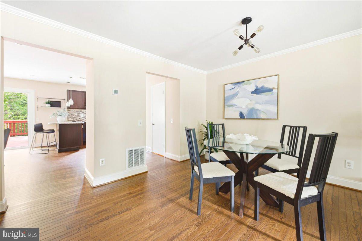 DUMONT OAKS - Residential