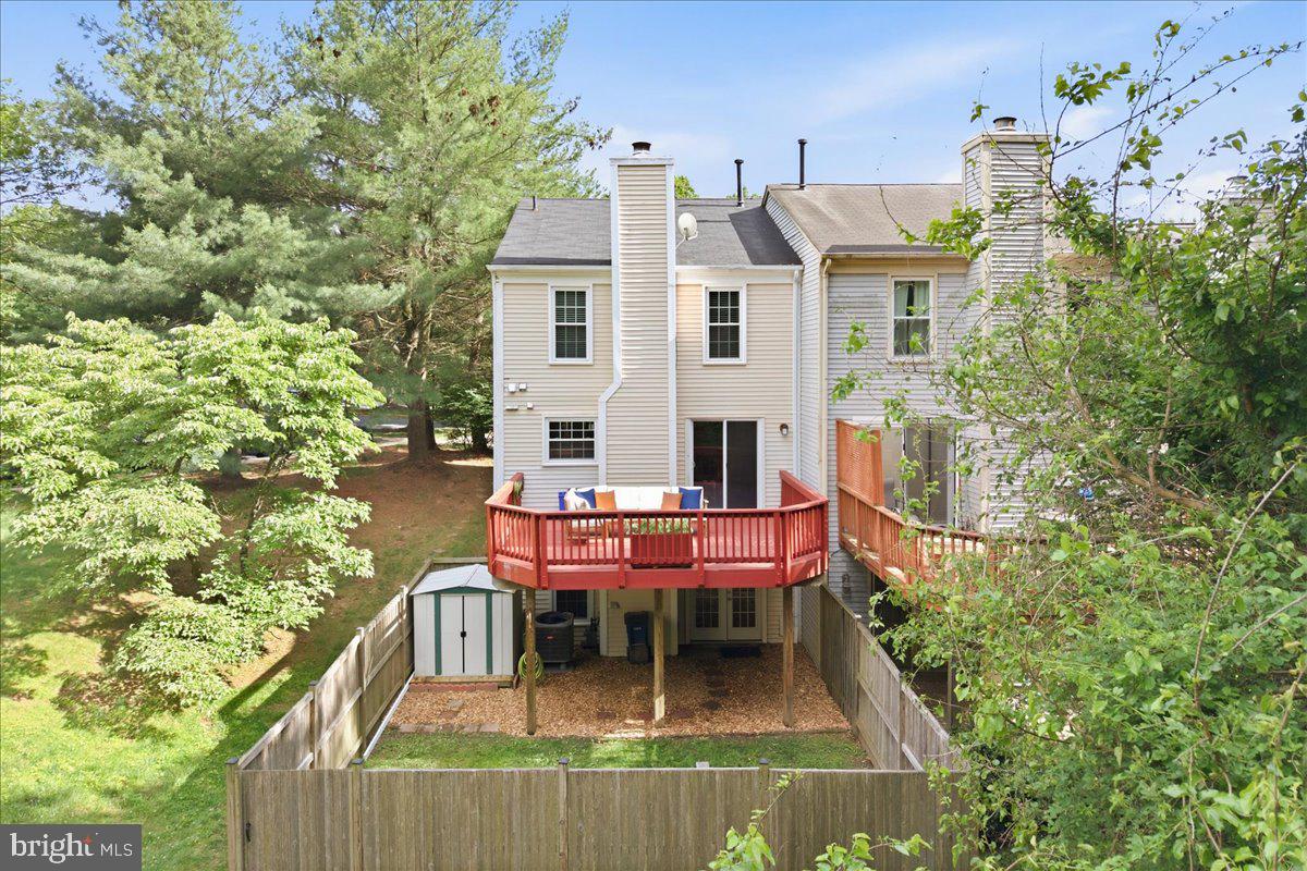DUMONT OAKS - Residential