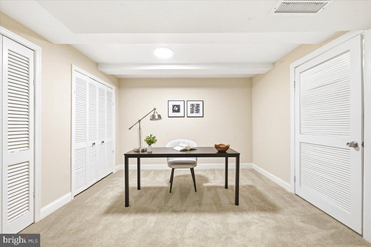 DUMONT OAKS - Residential