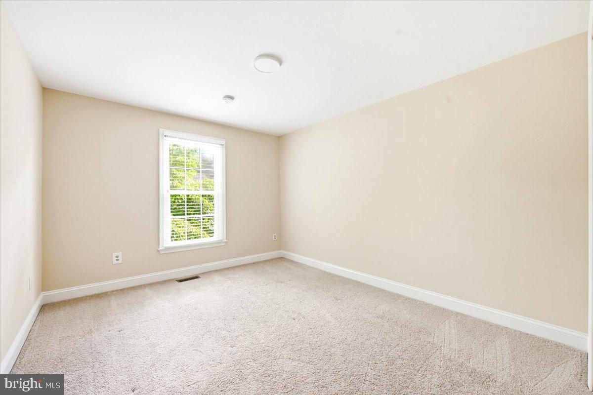 DUMONT OAKS - Residential