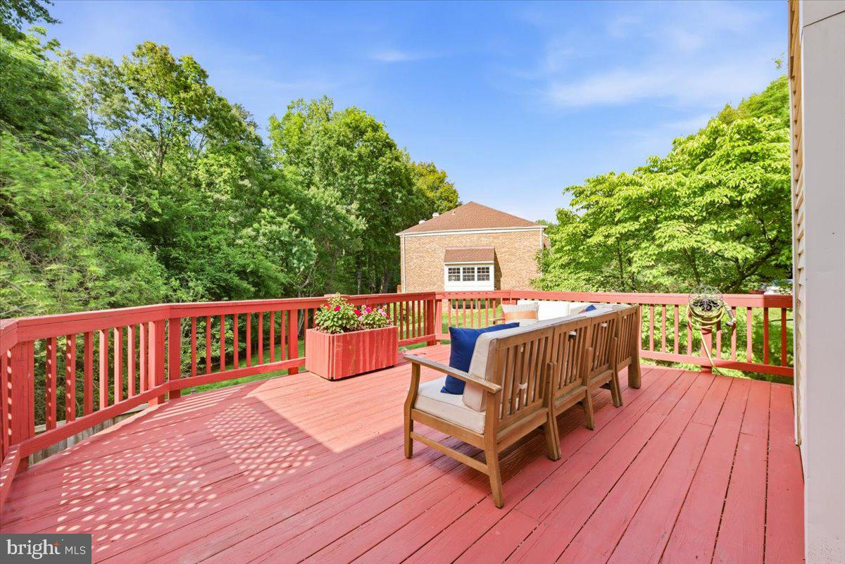 DUMONT OAKS - Residential