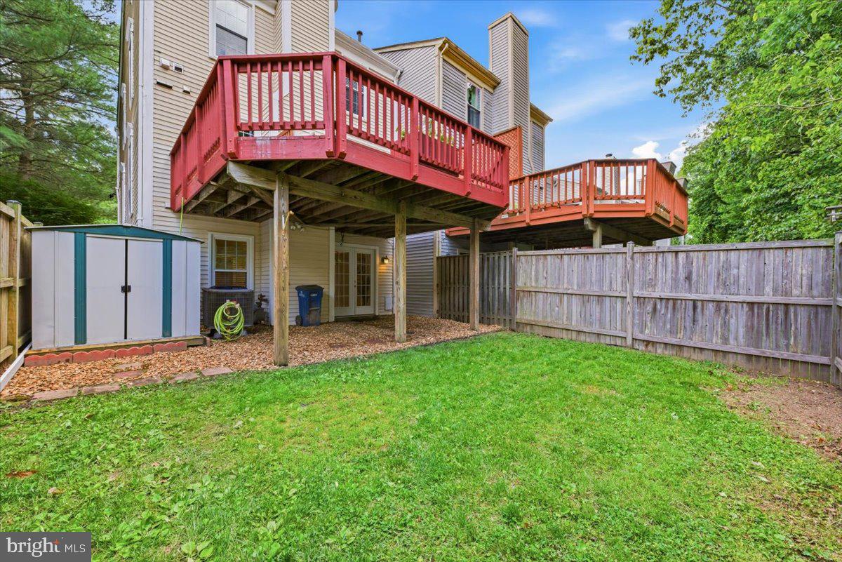 DUMONT OAKS - Residential