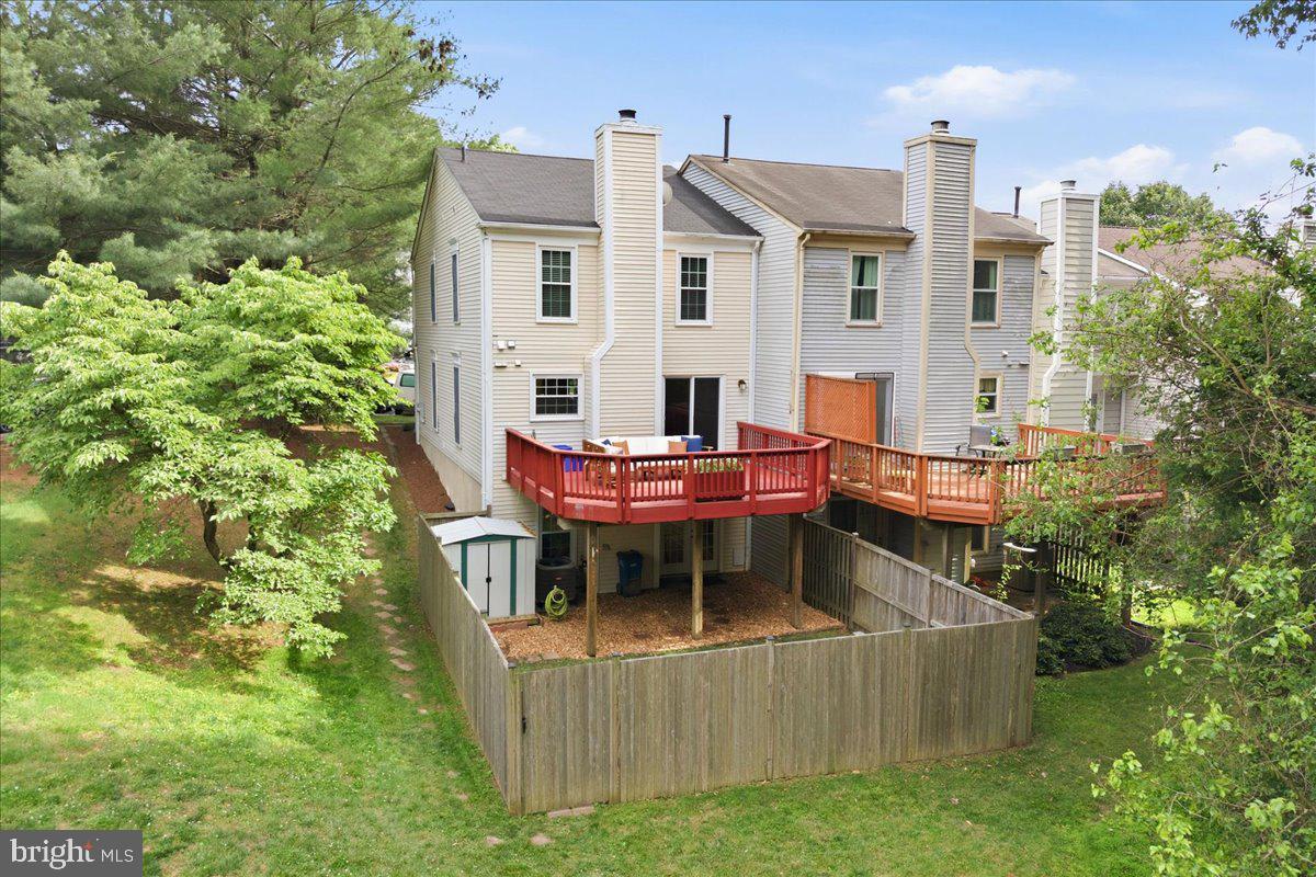 DUMONT OAKS - Residential