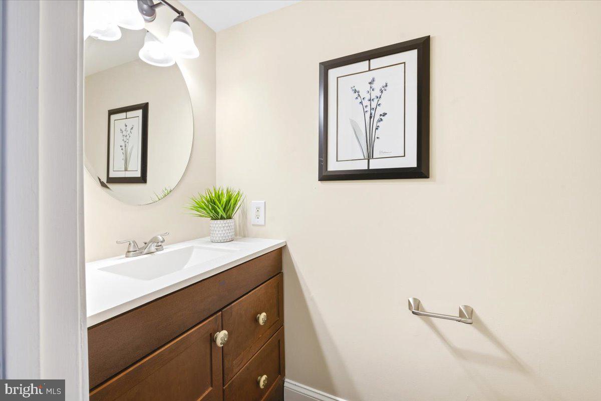 DUMONT OAKS - Residential