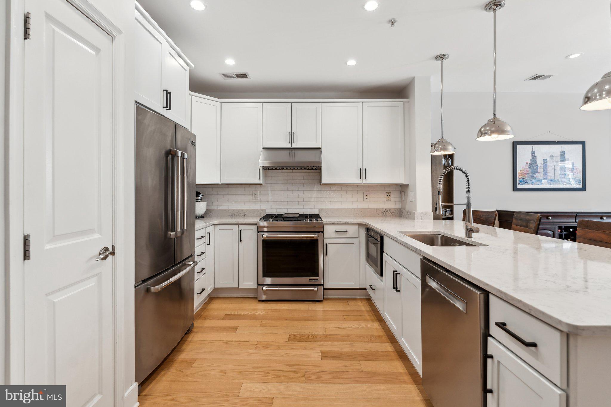 RHODES HILL SQUARE - Residential