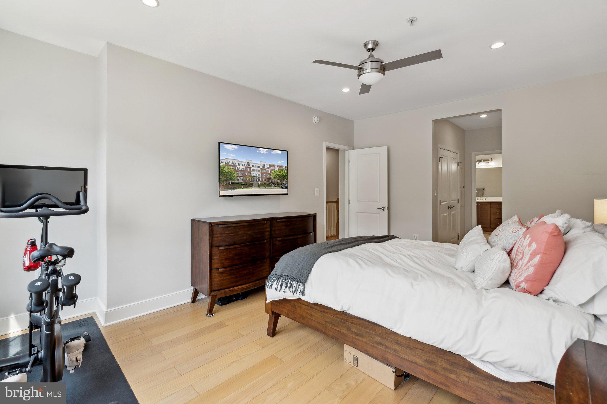 RHODES HILL SQUARE - Residential