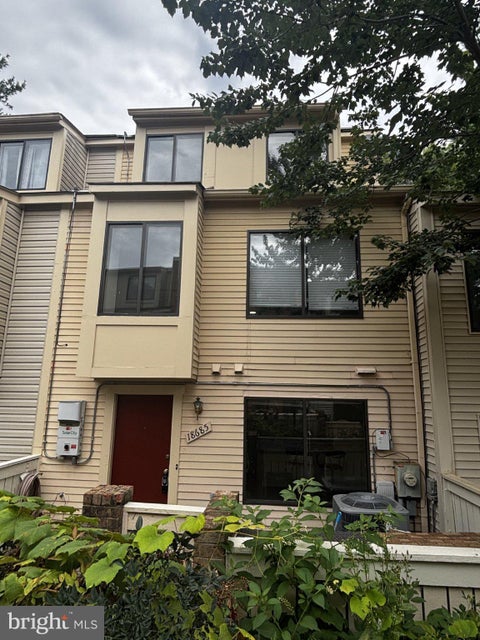 Townhouse For Sale - 18685 Nathans Place<br/> MONTGOMERY VILLAGE, MD 20886