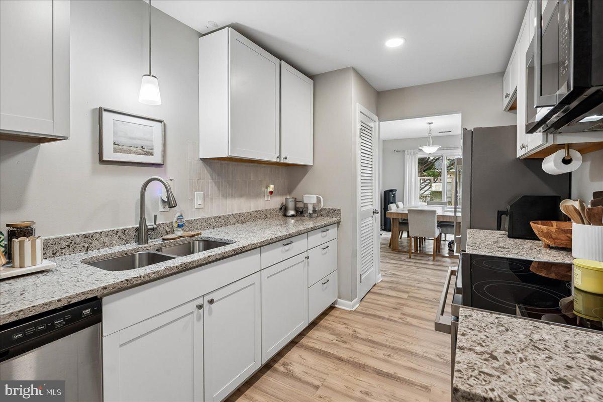 BROADVIEW ACRES - Residential