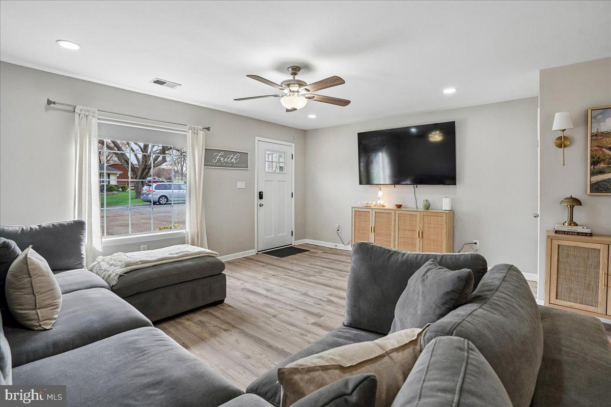 BROADVIEW ACRES - Residential