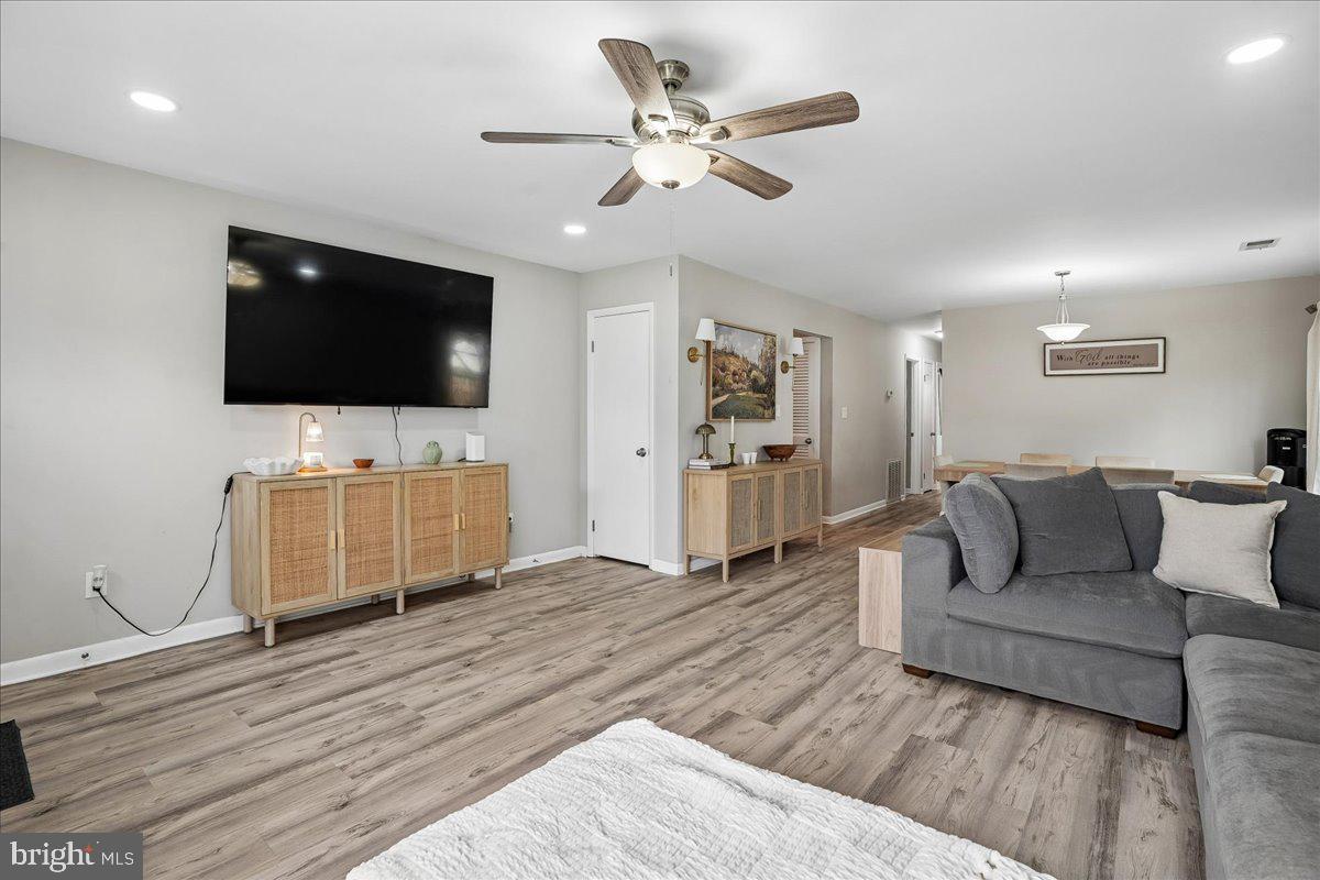 BROADVIEW ACRES - Residential