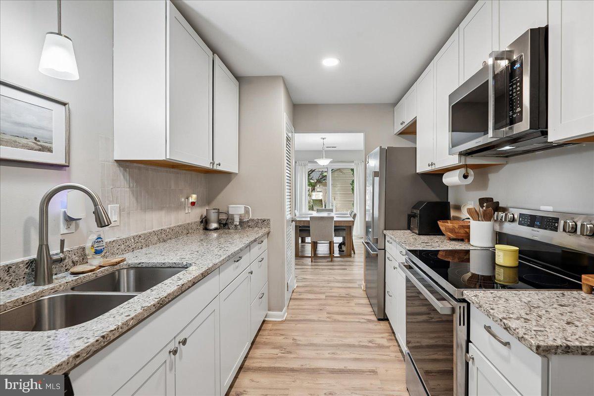 BROADVIEW ACRES - Residential