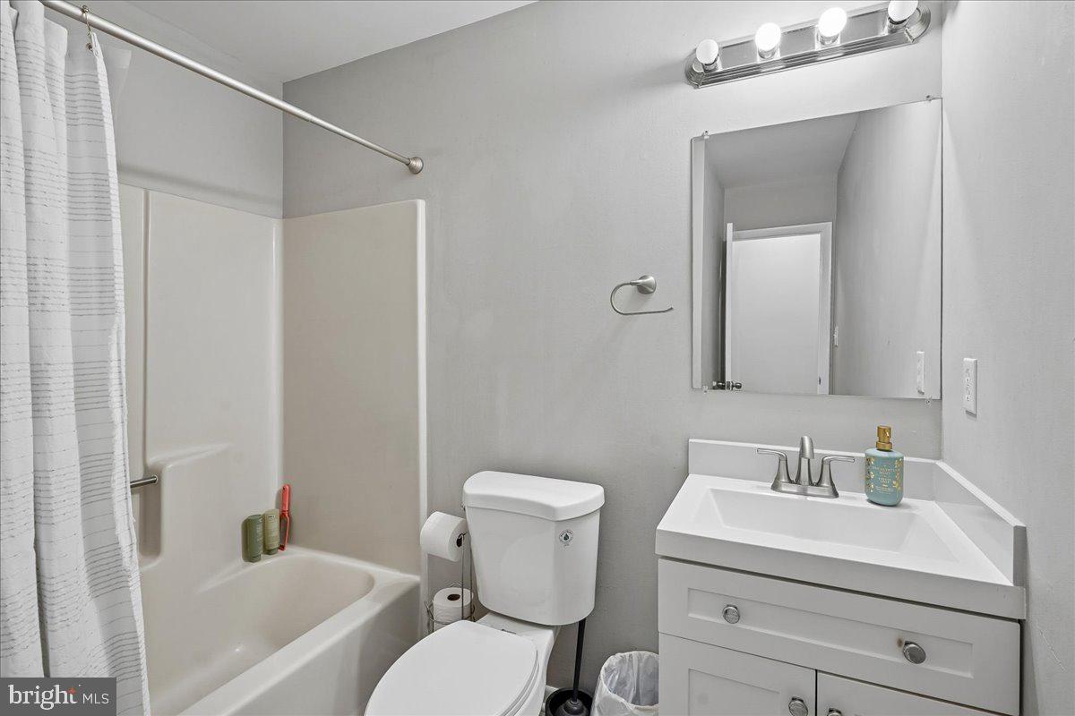 BROADVIEW ACRES - Residential