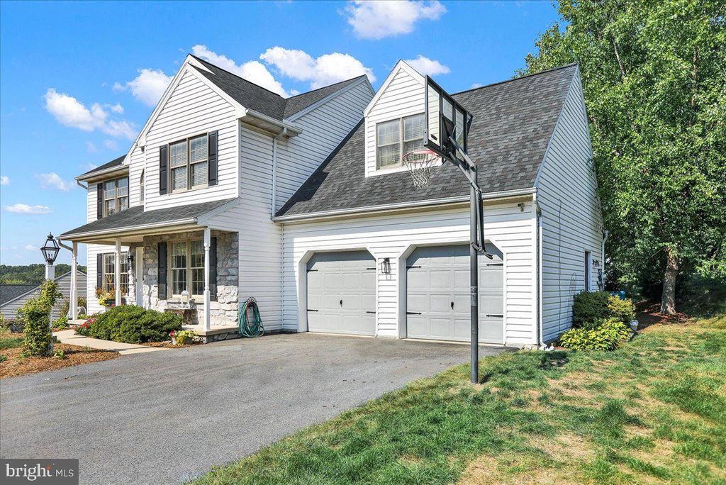 Photo of 8 Silver Drive, Elizabethtown, PA 17022 (MLS # PALA2056194)