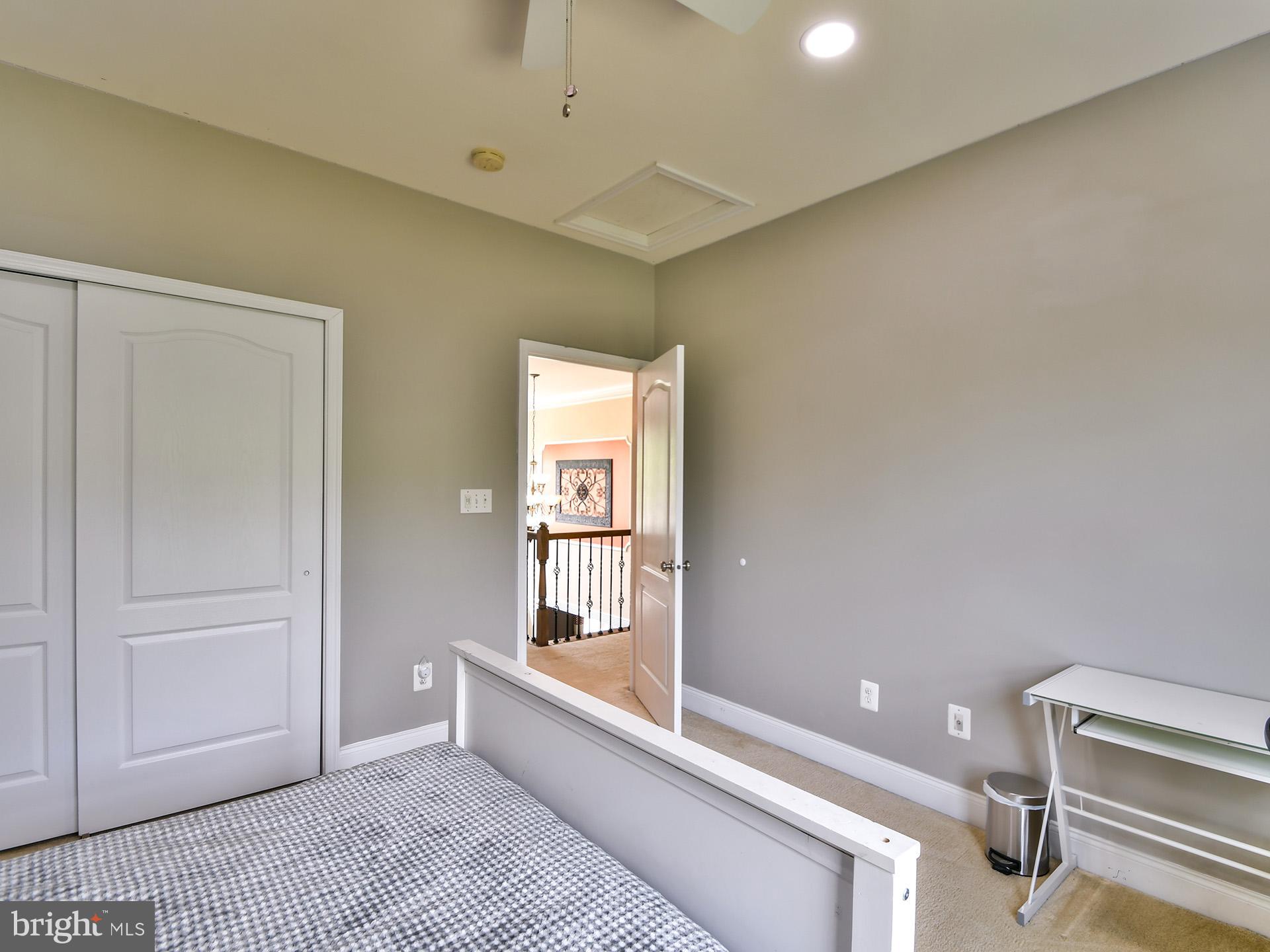 LOUDOUN VALLEY ESTATES 2 - Residential