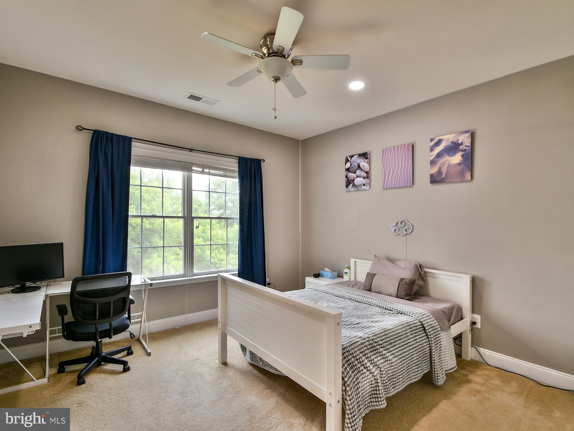 LOUDOUN VALLEY ESTATES 2 - Residential