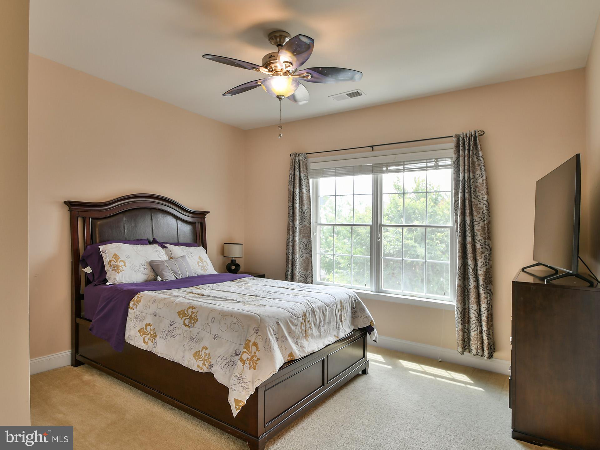 LOUDOUN VALLEY ESTATES 2 - Residential
