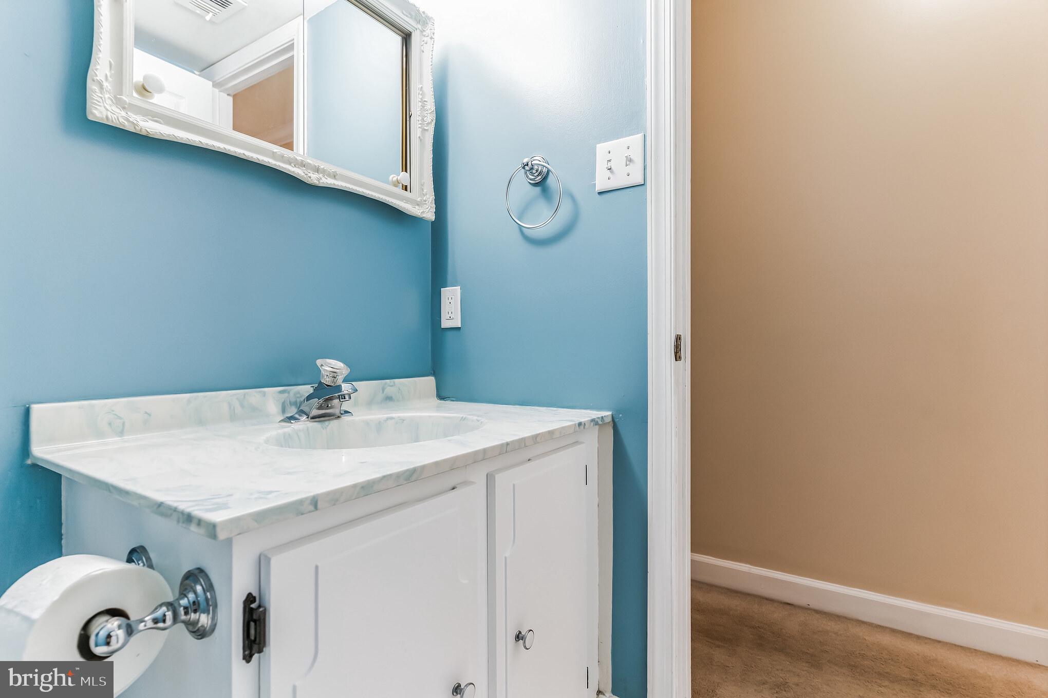 SUMMERTREE CONDO APTS - Residential